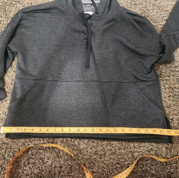 Under Armour Cropped Hoodie loose fit Dark Grey with front ties- size large - Picture 8 of 11